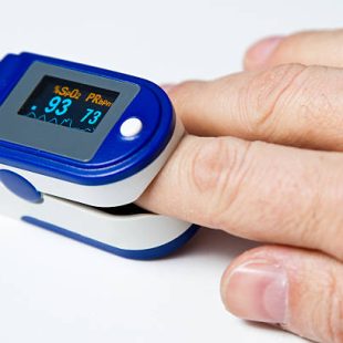 Handheld medical grade pulse oximeter with alarm settings and external sensor for pediatric and adult use
